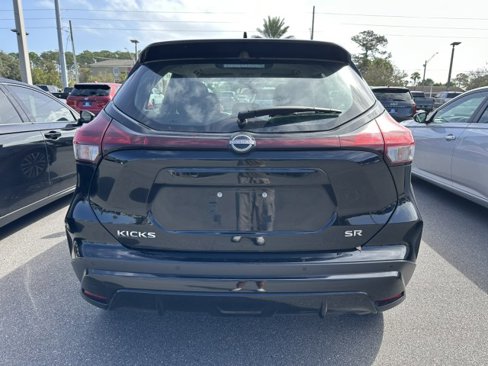 Used 2024 Nissan Kicks SR image 6