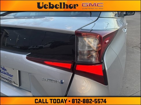 Used 2021 Toyota Prius LE image 8