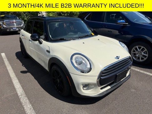 Used 2018 MINI Cooper 4-Door Hardtop image 1