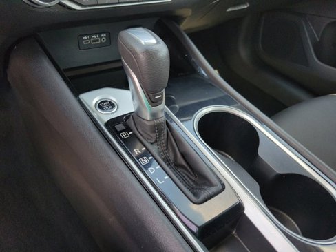 Used 2024 Nissan Altima 2.5 SV image 13
