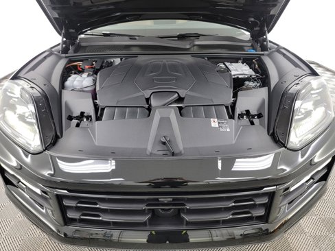 New 2026 Porsche Cayenne image 13