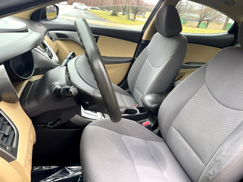 Used 2012 Hyundai Elantra GLS image 28