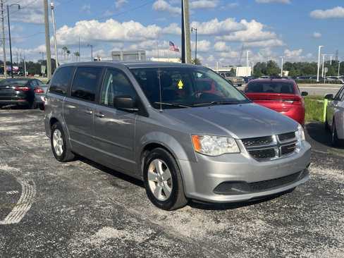 Used 2013 Dodge Grand Caravan SE image 2