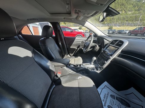 Used 2015 Chevrolet Malibu LT w/ Power Convenience Package image 9