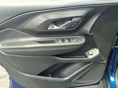 Certified 2022 GMC Terrain SLE w/ Driver Convenience Package image 12