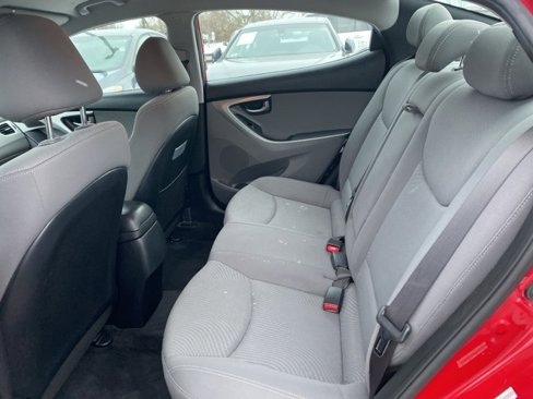 Used 2015 Hyundai Elantra SE image 18