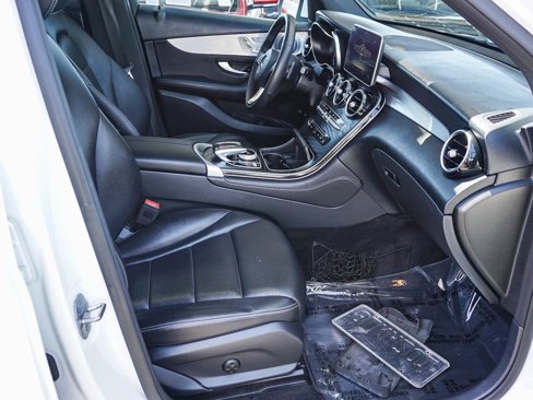 Used 2019 Mercedes-Benz GLC 350e 4MATIC image 13