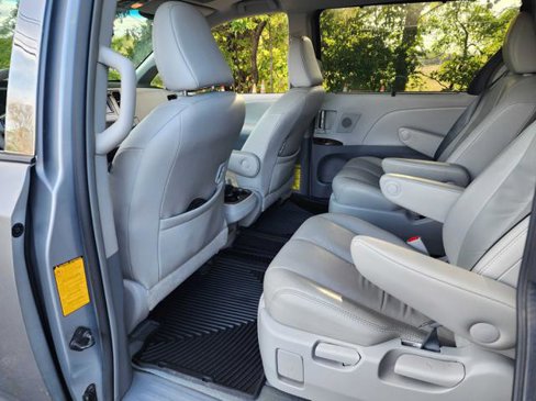 Used 2012 Toyota Sienna XLE image 14