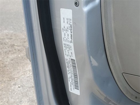 Used 2010 Chrysler Town & Country Touring image 30