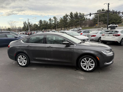 Used 2015 Chrysler 200 Limited image 5