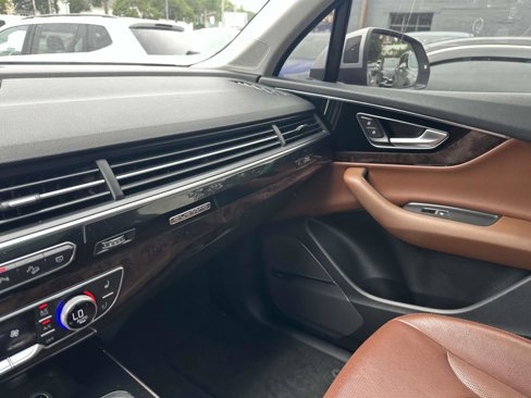 Used 2018 Audi Q7 3.0T Prestige w/ Prestige Package image 29