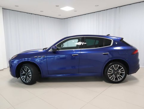 New 2025 Maserati Grecale GT image 2