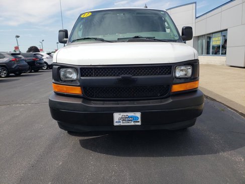 Used 2017 Chevrolet Express 2500 image 4