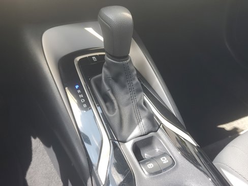 Used 2021 Toyota Corolla LE image 28