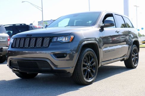 Used 2020 Jeep Grand Cherokee Altitude image 1