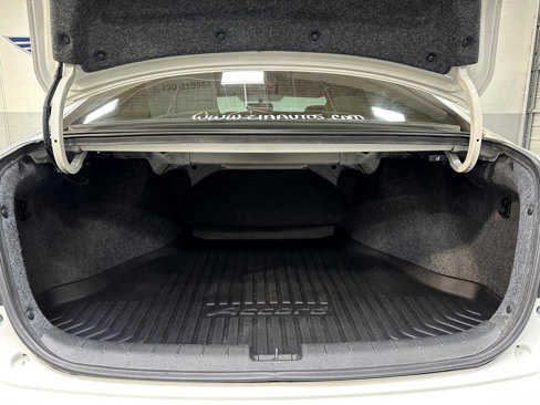 Used 2017 Honda Accord LX image 25