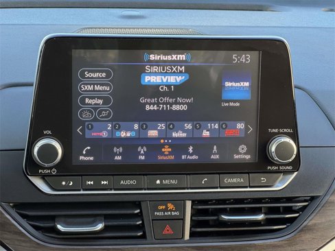 Used 2024 Nissan Altima 2.5 SV image 3