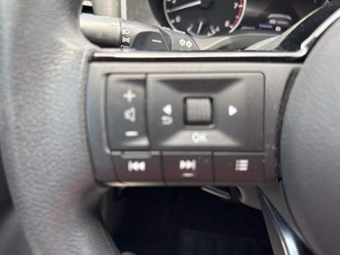 Used 2021 Nissan Rogue SV image 39