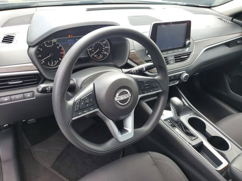 Used 2024 Nissan Altima 2.5 SV image 20