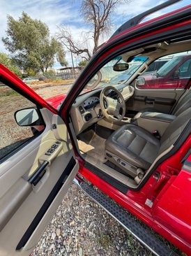 Used 2005 Ford Explorer Sport Trac Adrenalin image 7