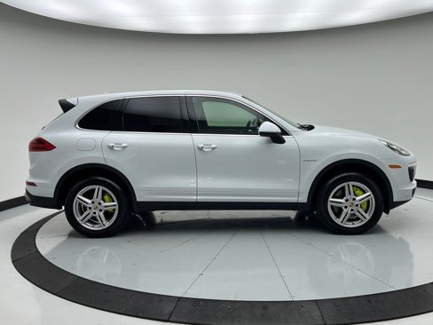 Used 2015 Porsche Cayenne S image 8