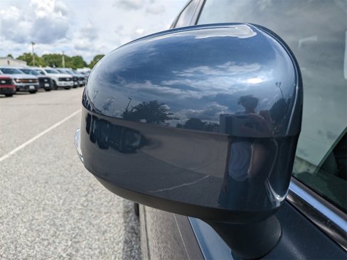 Certified 2022 Volvo XC90 T6 Momentum w/ Climate Package image 12