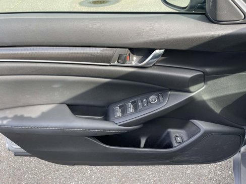 Used 2022 Honda Accord Sport image 15