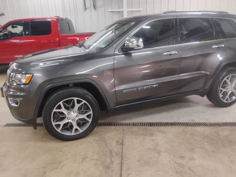 Used 2019 Jeep Grand Cherokee Limited w/ Trailer Tow Group IV image 2