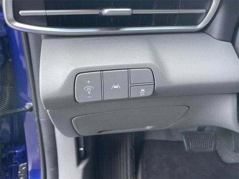 Used 2022 Hyundai Elantra SEL w/ Convenience + Premium Package image 17