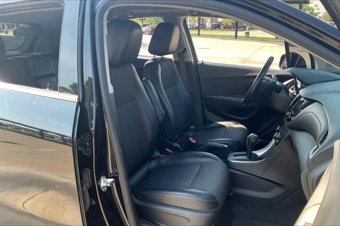 Used 2019 Chevrolet Trax LT w/ LT Convenience Package image 8
