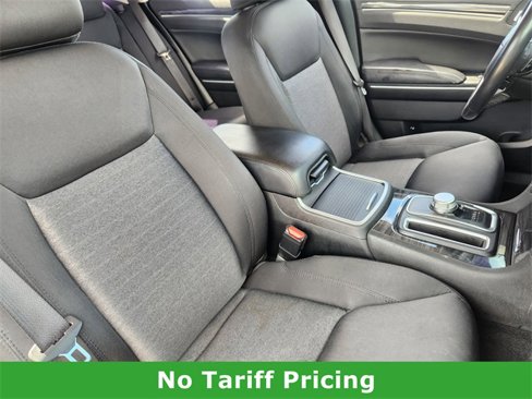 Used 2020 Chrysler 300 Touring w/ Sport Appearance Package image 12