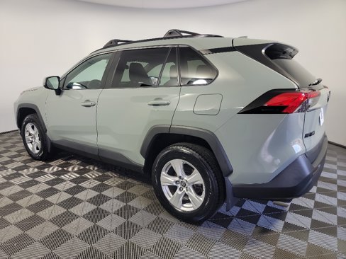 Used 2021 Toyota RAV4 XLE image 10