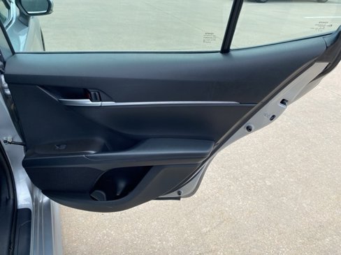 Used 2024 Toyota Camry SE image 18