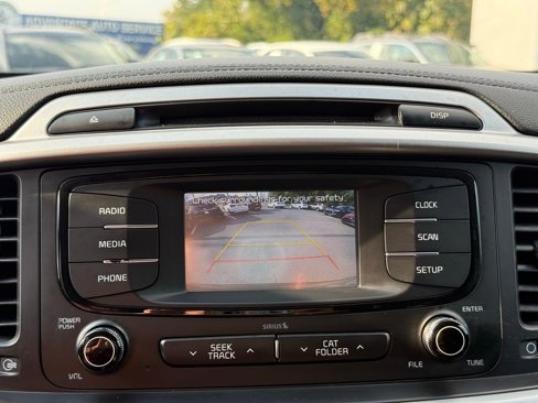 Used 2017 Kia Sorento LX image 23