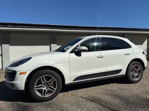Used 2018 Porsche Macan image 1
