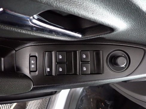 Used 2019 Chevrolet Trax LT w/ LT Convenience Package image 17