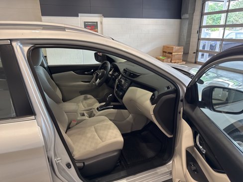 Used 2018 Nissan Rogue Sport SV image 12