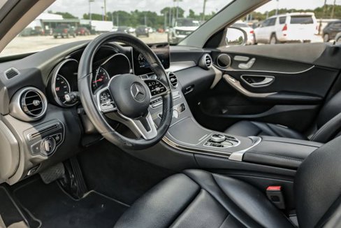 Used 2019 Mercedes-Benz C 300 Sedan image 3
