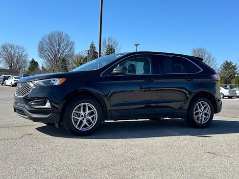 Used 2023 Ford Edge SEL image 3