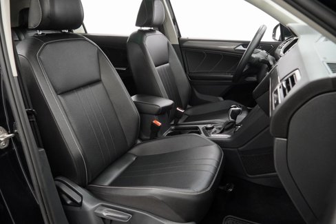Used 2022 Volkswagen Tiguan SE image 37