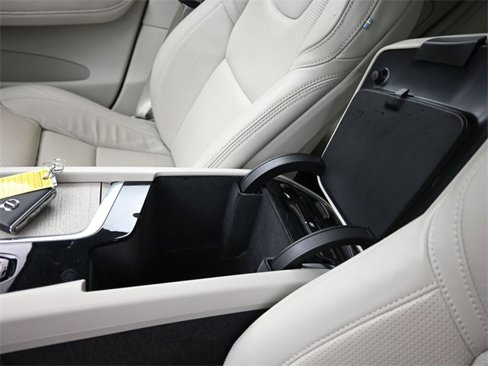 Used 2021 Volvo XC60 T5 Inscription w/ Advanced Package image 16
