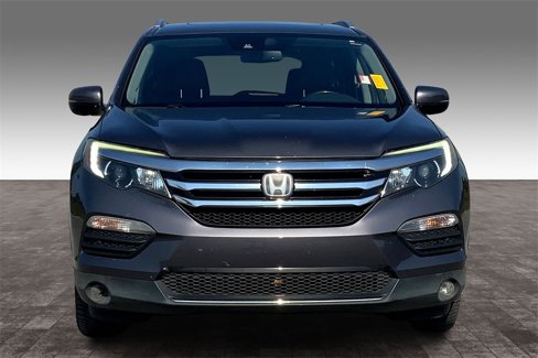 Used 2017 Honda Pilot Touring image 4