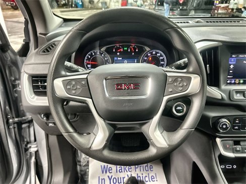 Used 2024 GMC Terrain SLE image 11
