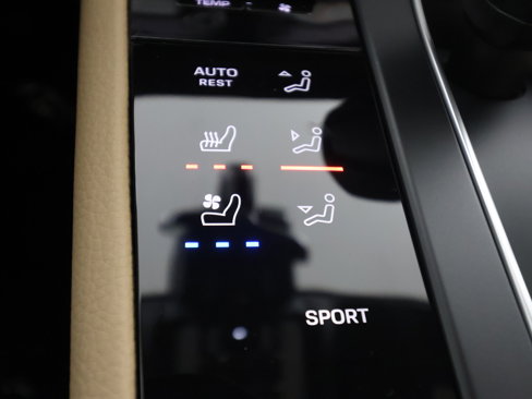 New 2025 Porsche Macan image 23