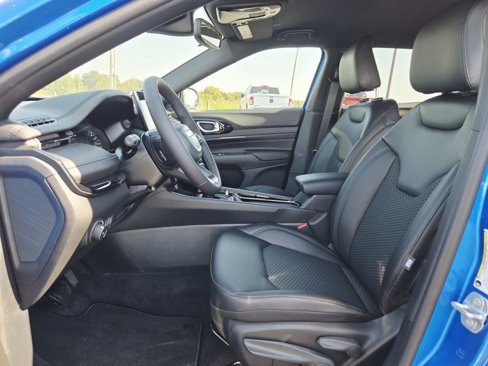 New 2026 Jeep Compass Latitude image 11