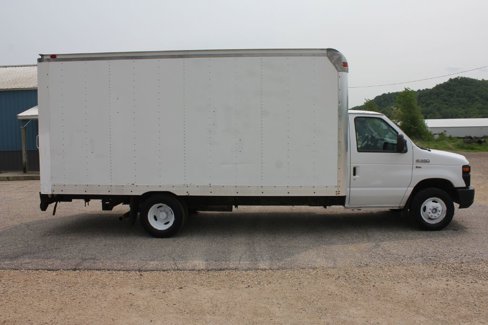 Used 2010 Ford E-350 and Econoline 350 Super Duty image 5