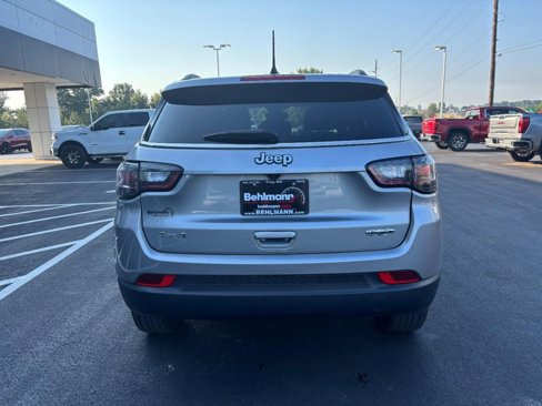 Used 2022 Jeep Compass Latitude w/ Sun and Sound Group image 7