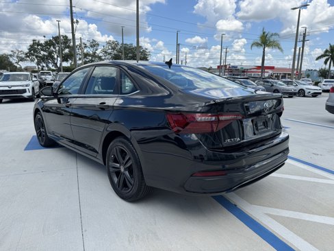 Used 2022 Volkswagen Jetta SE w/ Panoramic Sunroof Package image 5