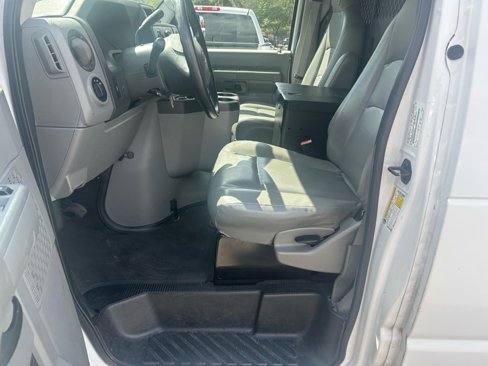 Used 2014 Ford E-150 and Econoline 150 w/ Power Group image 6