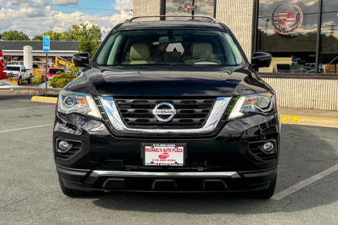 Used 2017 Nissan Pathfinder Platinum image 9